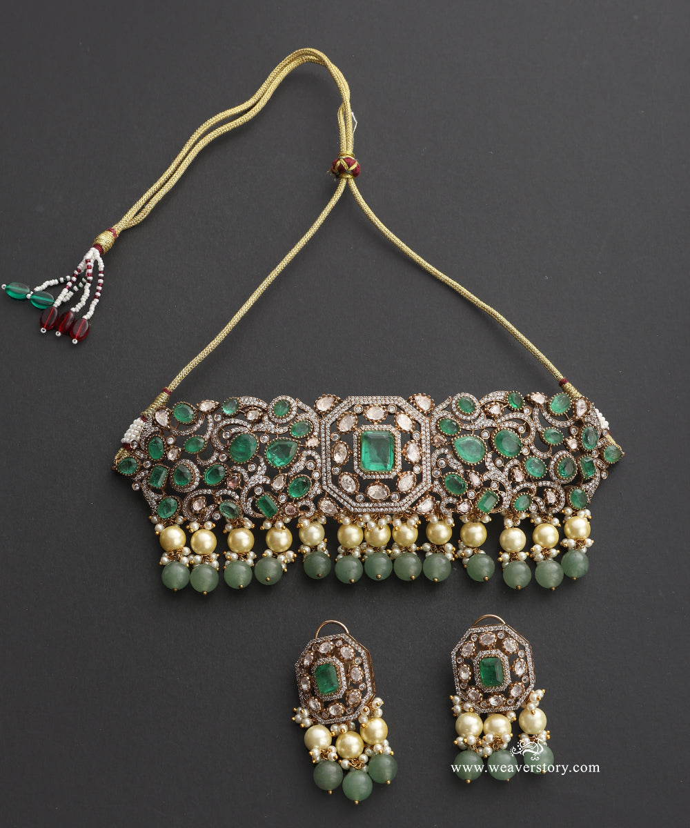 Sabreen_Handcrafted_Alloy_Necklace_Set_With_Gold_Plating_WeaverStory_02
