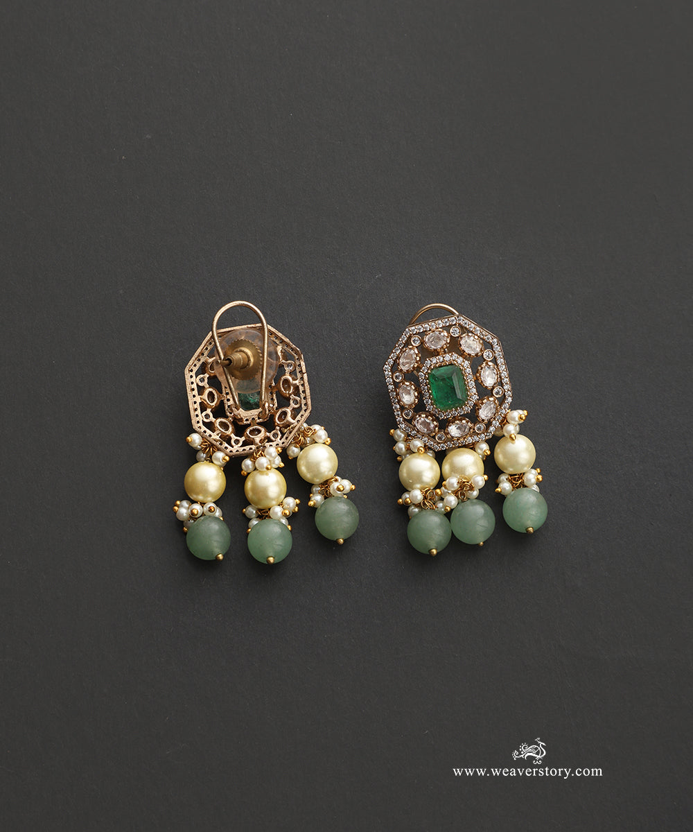 Sabreen_Handcrafted_Alloy_Necklace_Set_With_Gold_Plating_WeaverStory_03