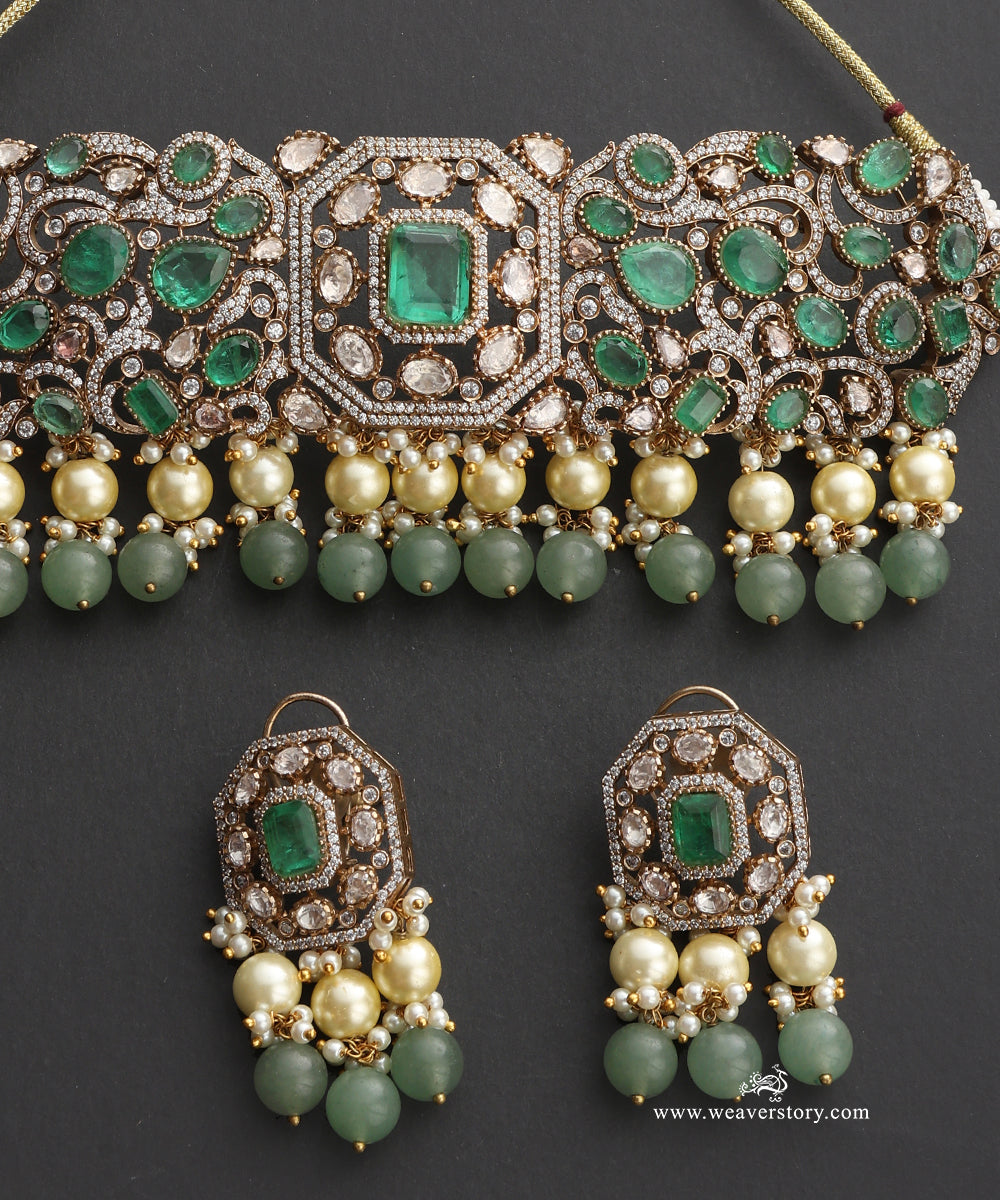 Sabreen_Handcrafted_Alloy_Necklace_Set_With_Gold_Plating_WeaverStory_04