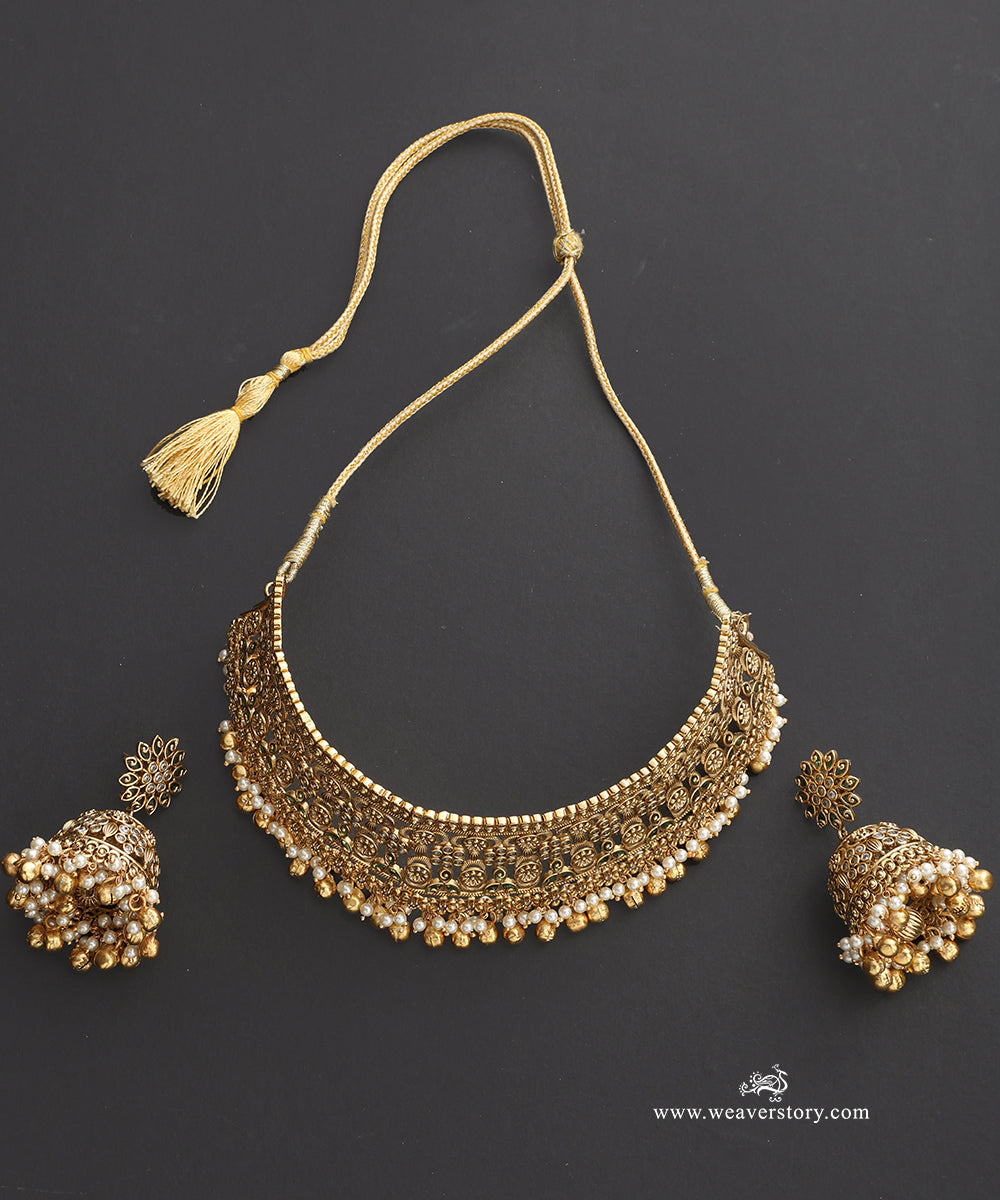 Inaya_Handcrafted_Alloy_Necklace_Set_With_Gold_Plating_WeaverStory_02