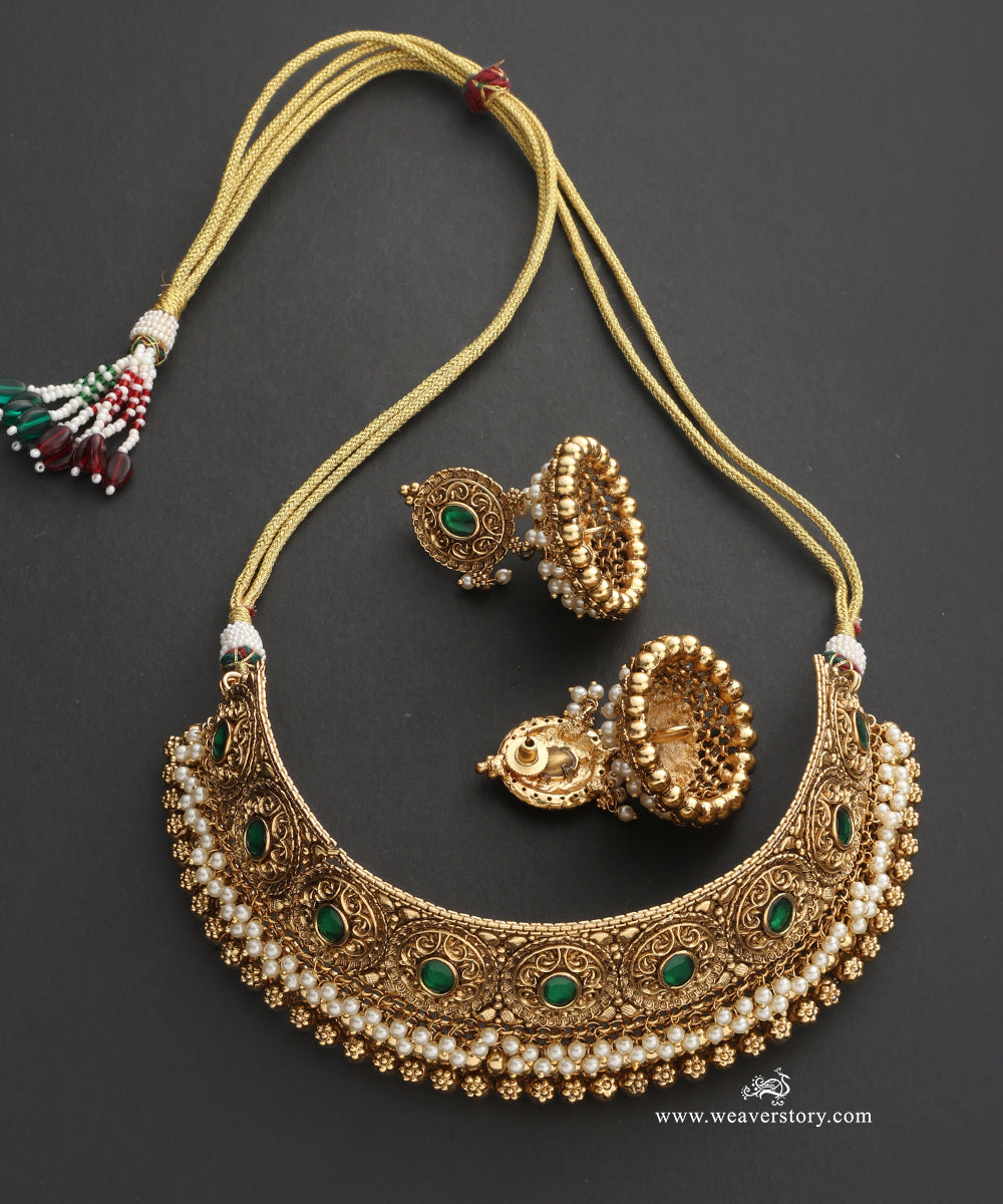 Anam_Handcrafted_Alloy_Necklace_Set_With_Gold_Plating_WeaverStory_02