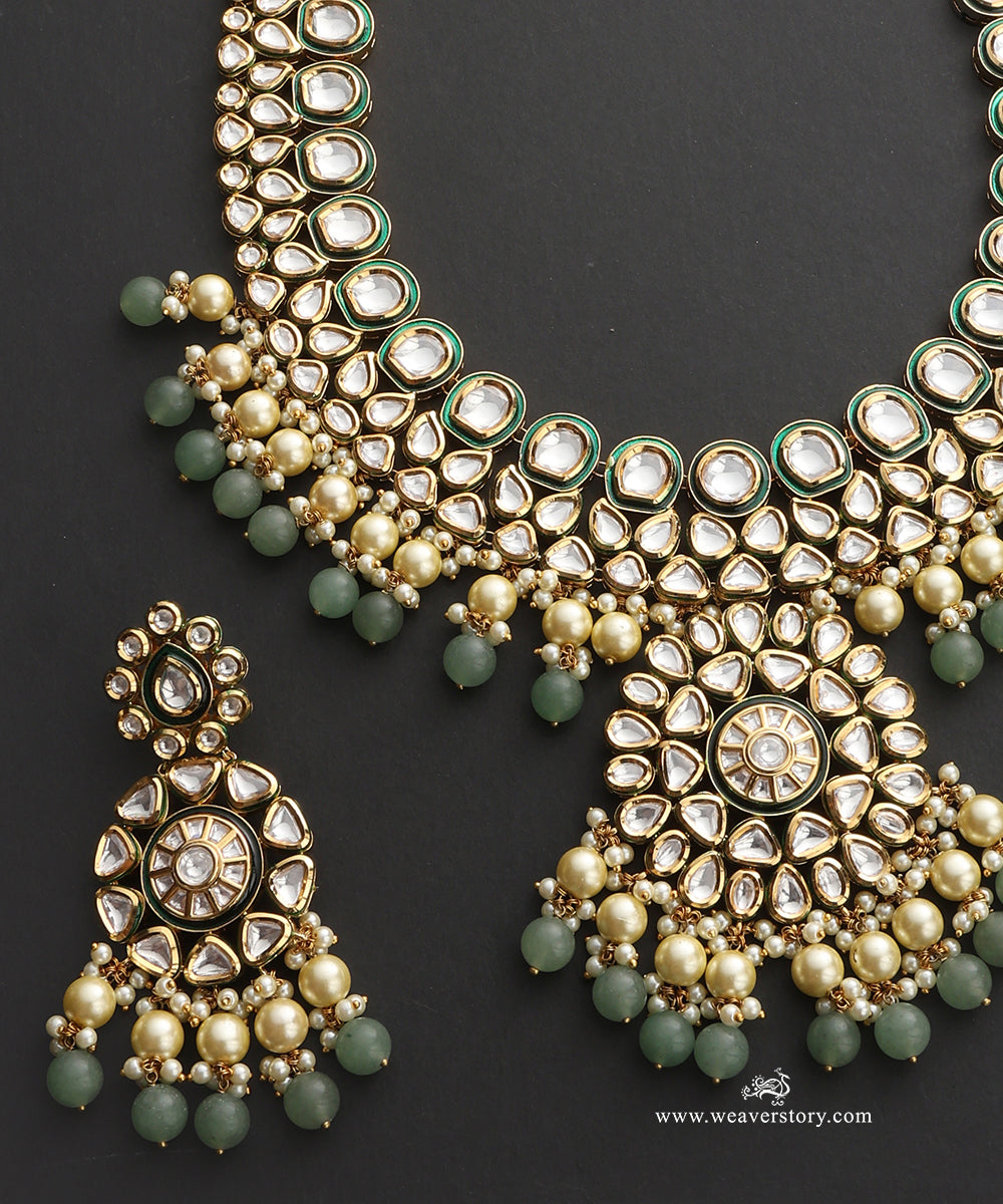 Arisha_Handcrafted_Alloy_Necklace_Set_With_Gold_Plating_WeaverStory_04