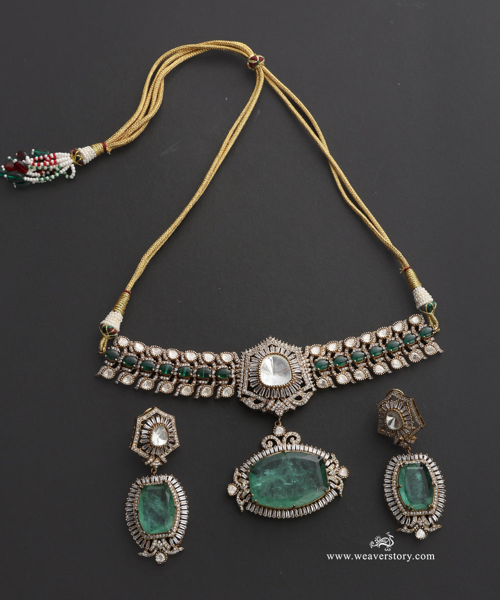 Ambreen_Handcrafted_Alloy_Necklace_Set_With_Gold_Plating_WeaverStory_02
