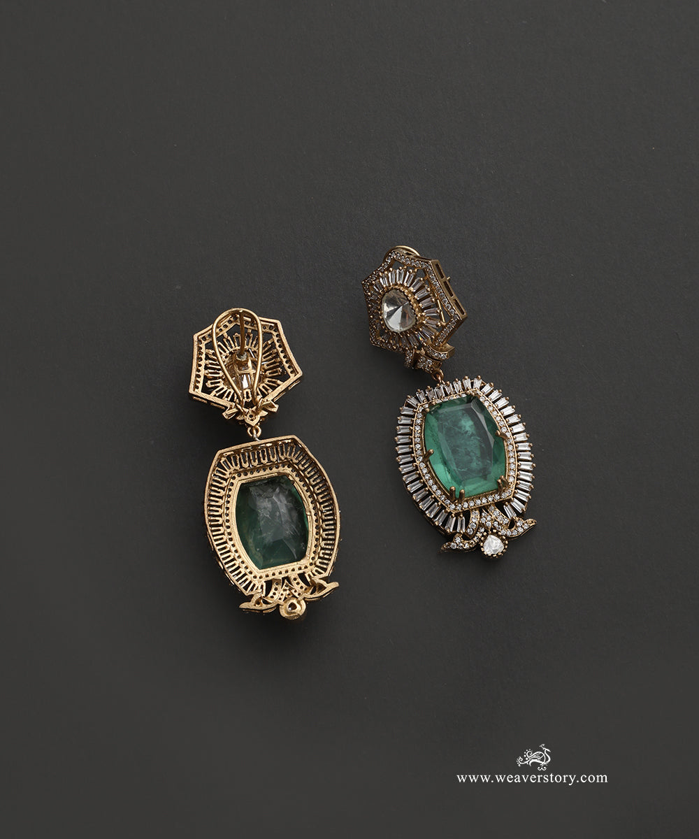 Ambreen_Handcrafted_Alloy_Necklace_Set_With_Gold_Plating_WeaverStory_03