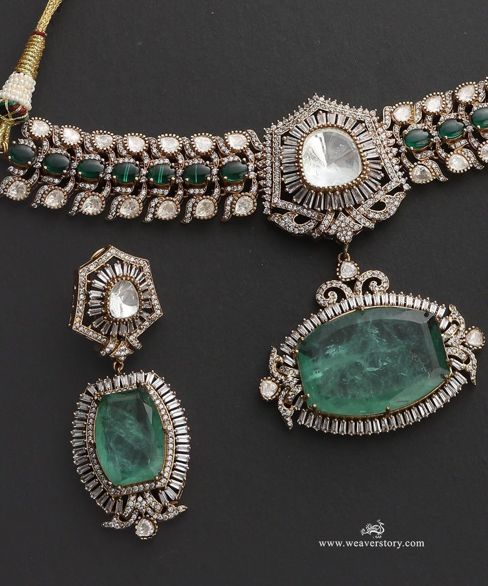 Ambreen_Handcrafted_Alloy_Necklace_Set_With_Gold_Plating_WeaverStory_04