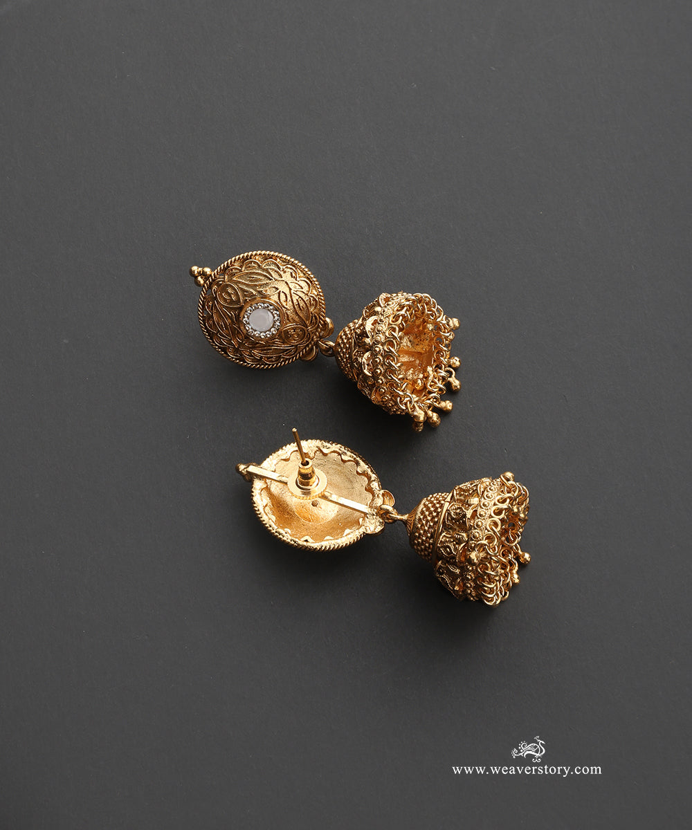 Sana_Handcrafted_Alloy_Necklace_Set_With_Earrings_And_Teeka_With_Gold_Plating_WeaverStory_03