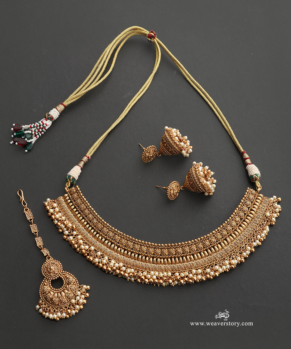 Gul_Handcrafted_Alloy_Necklace_Set_With_Earrings_And_Teeka_With_Gold_Plating_WeaverStory_02