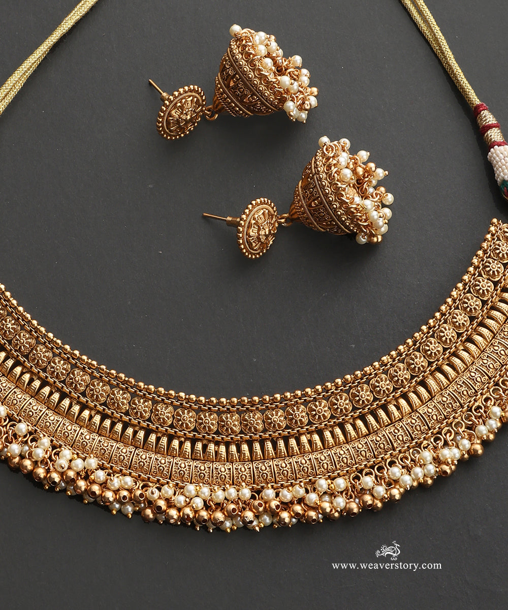 Gul_Handcrafted_Alloy_Necklace_Set_With_Earrings_And_Teeka_With_Gold_Plating_WeaverStory_04