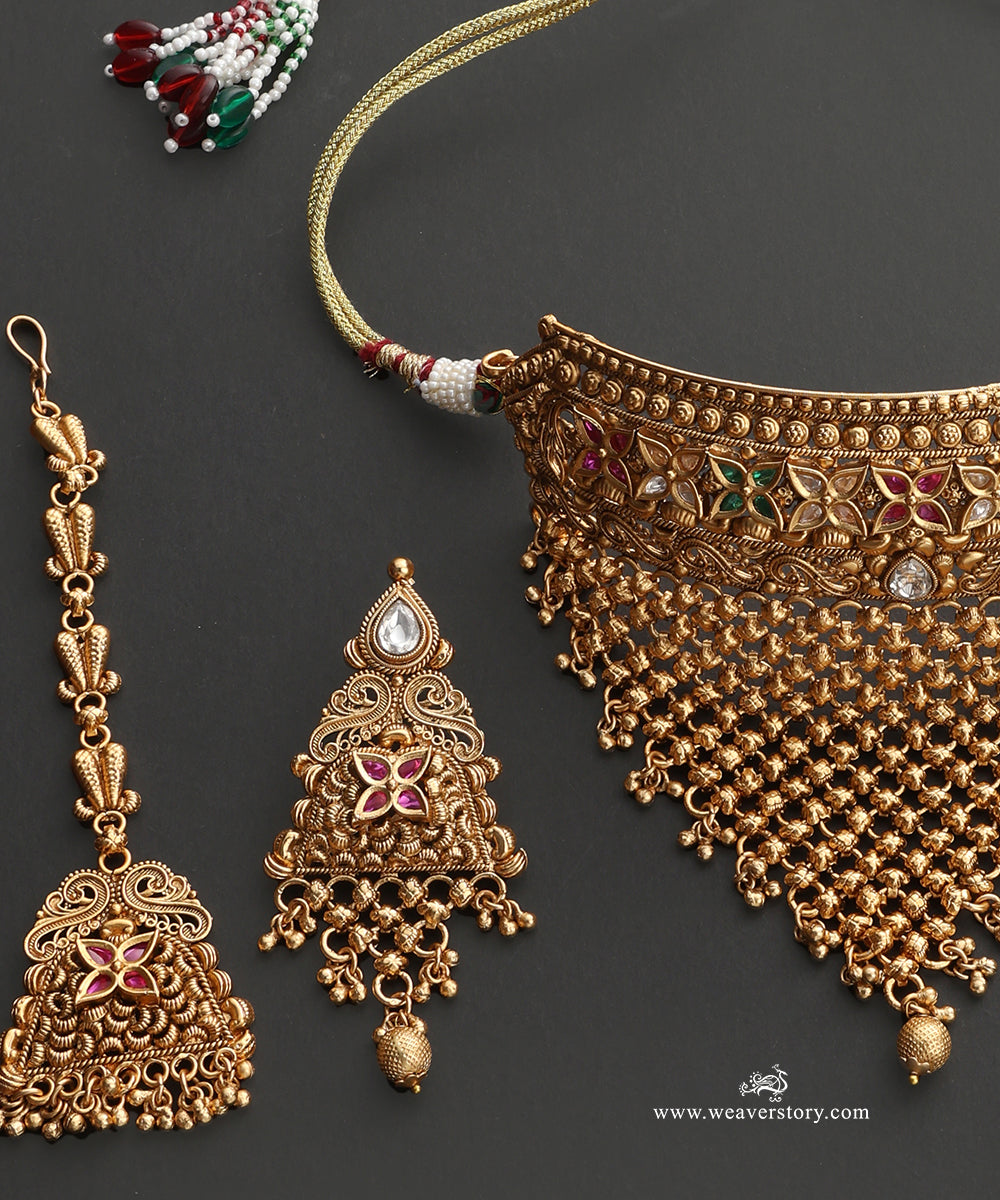 Hina_Handcrafted_Alloy_Necklace_Set_With_Earrings_And_Teeka_With_Gold_Plating_WeaverStory_04