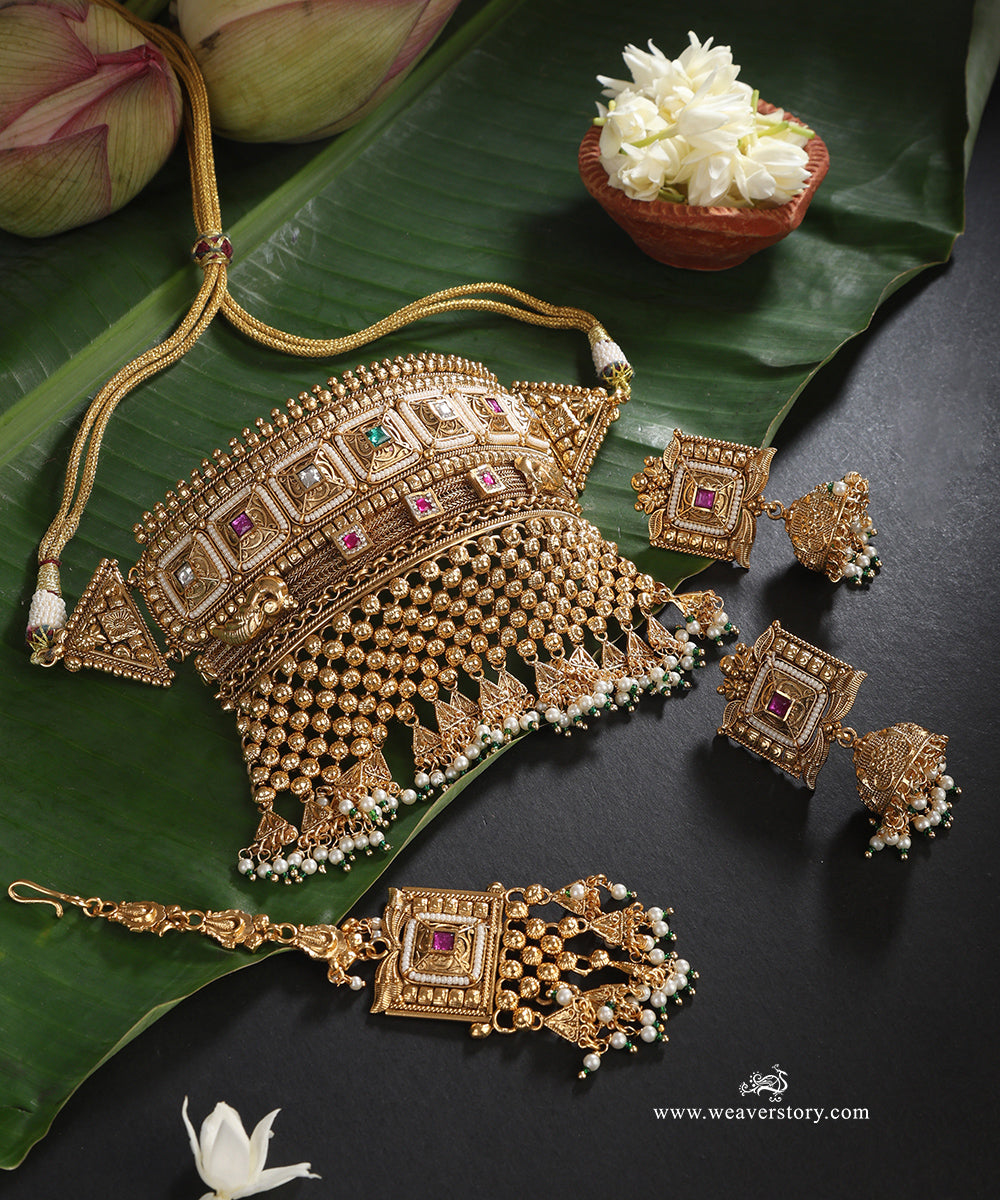 Mahira_Handcrafted_Alloy_Necklace_Set_With_Earrings_And_Teeka_With_Gold_Plating_WeaverStory_01