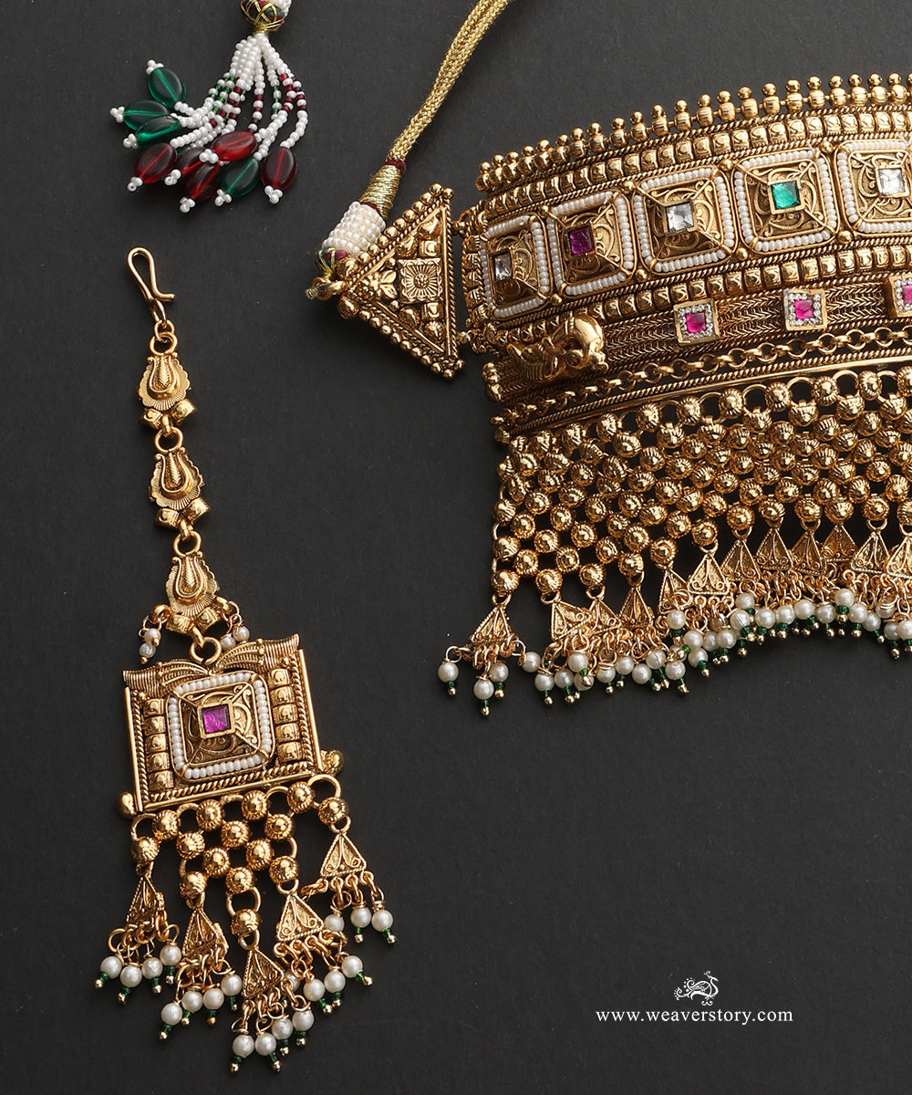 Mahira_Handcrafted_Alloy_Necklace_Set_With_Earrings_And_Teeka_With_Gold_Plating_WeaverStory_04