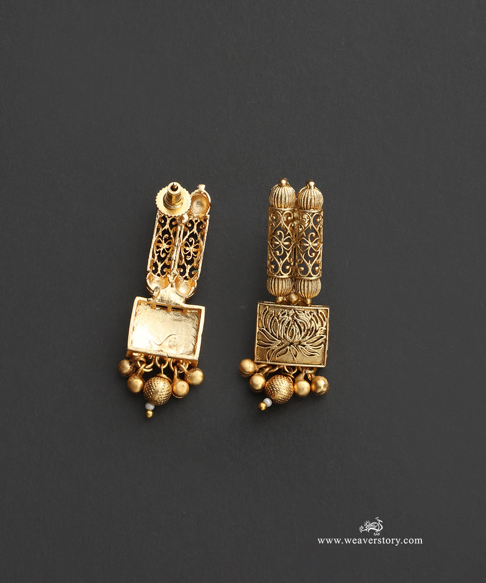 Noor_Handcrafted_Alloy_Necklace_Set_With_Gold_Plating_WeaverStory_03