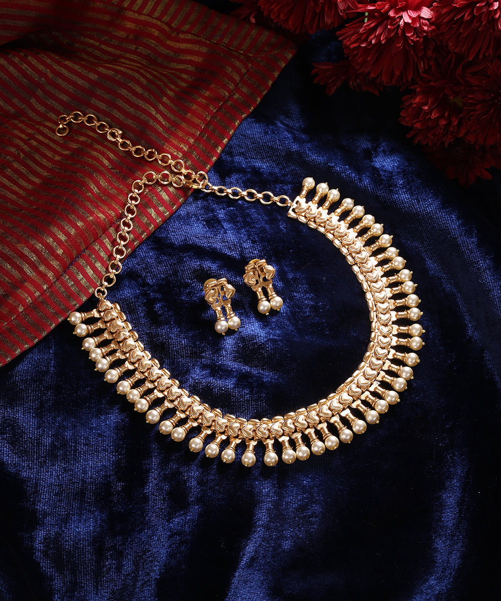 Parisa_Handcrafted_Alloy_Gold_Plated_Necklace_Set_With_Pearls_And_Semi_Pecious_Stones_WeaverStory_01