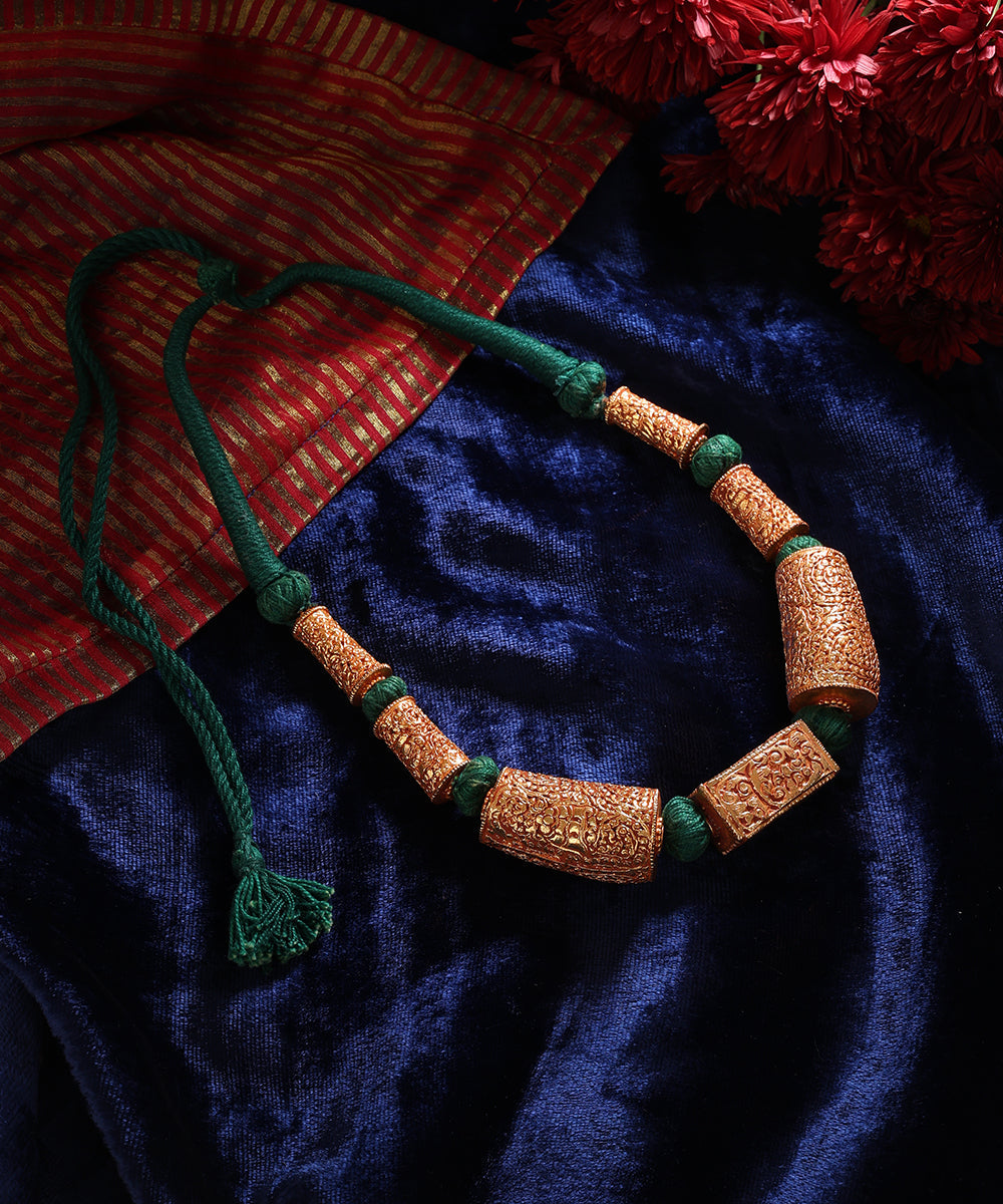 Hira_Handcrafted_Alloy_Gold_Plated_Necklace_WeaverStory_01