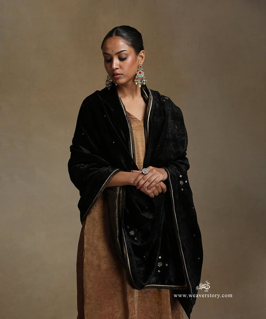 Black Hand Embroidered Silk Velvet Doshala With Chanderi Tissue Border