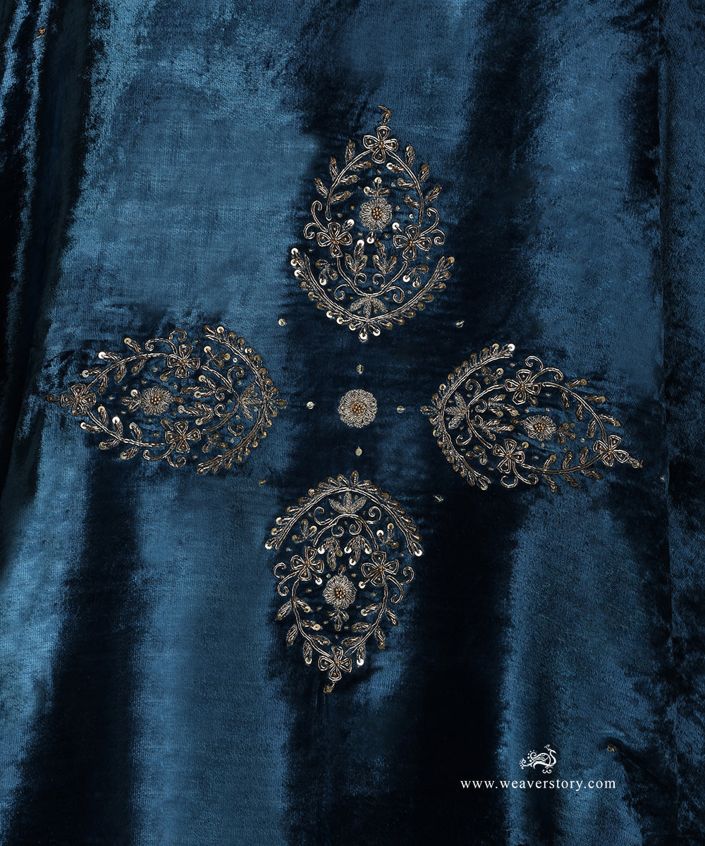 Teal_Hand_Embroidered_Silk_Velvet_Doshala_With_Contrast_Chanderi_Tissue_Border_WeaverStory_04
