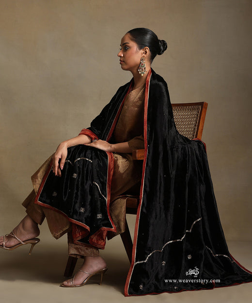 Black Hand Embroidered Silk Velvet Doshala With Contrast Chanderi Tissue Border