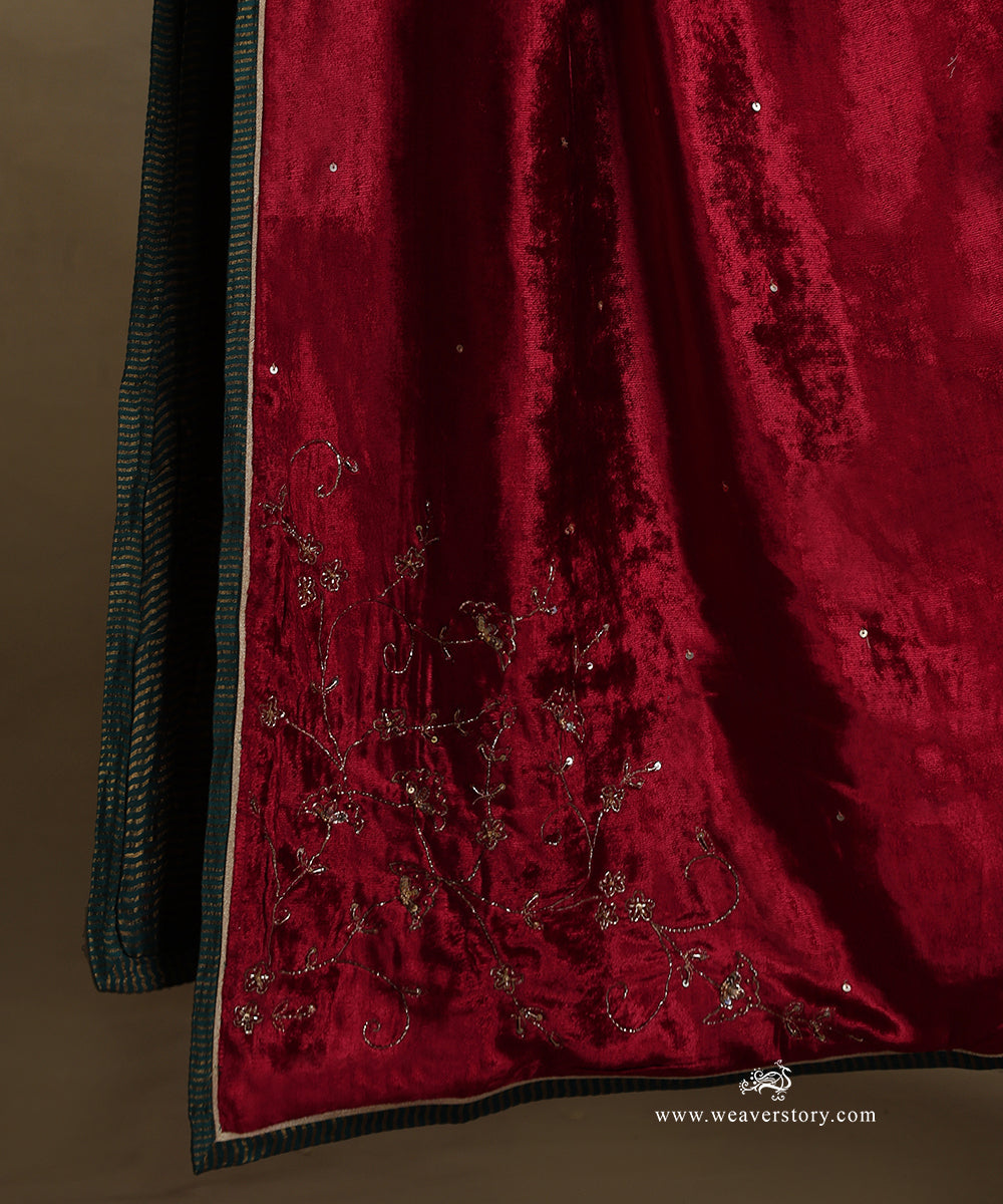 Red_Hand_Embroidered_Silk_Velvet_Doshala_With_Contrast_Chanderi_Tissue_Border_WeaverStory_04