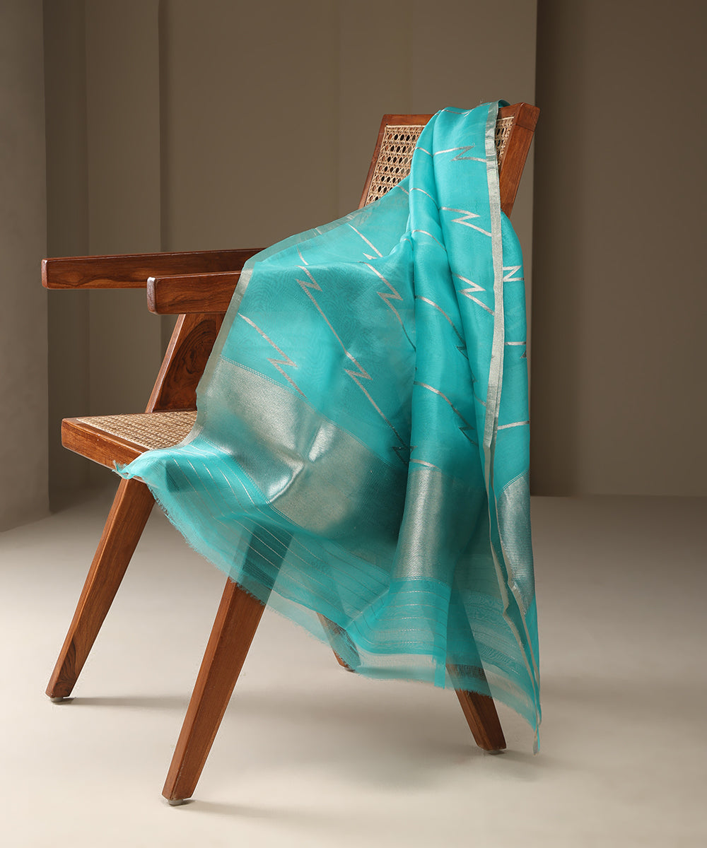 Handloom_Aqua_Blue_Pure_Kora_Silk_Banarasi_Dupatta_With_Aada_Zari_Jaal_WeaverStory_01