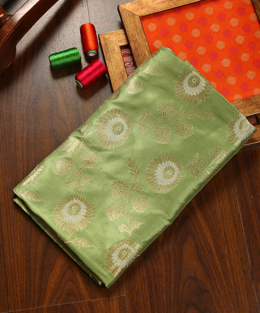 Cardamom_Handloom_Green_Pure_Katan_Silk_Banarasi_Dupatta_With_Sona_Rupa_Jaal_WeaverStory01