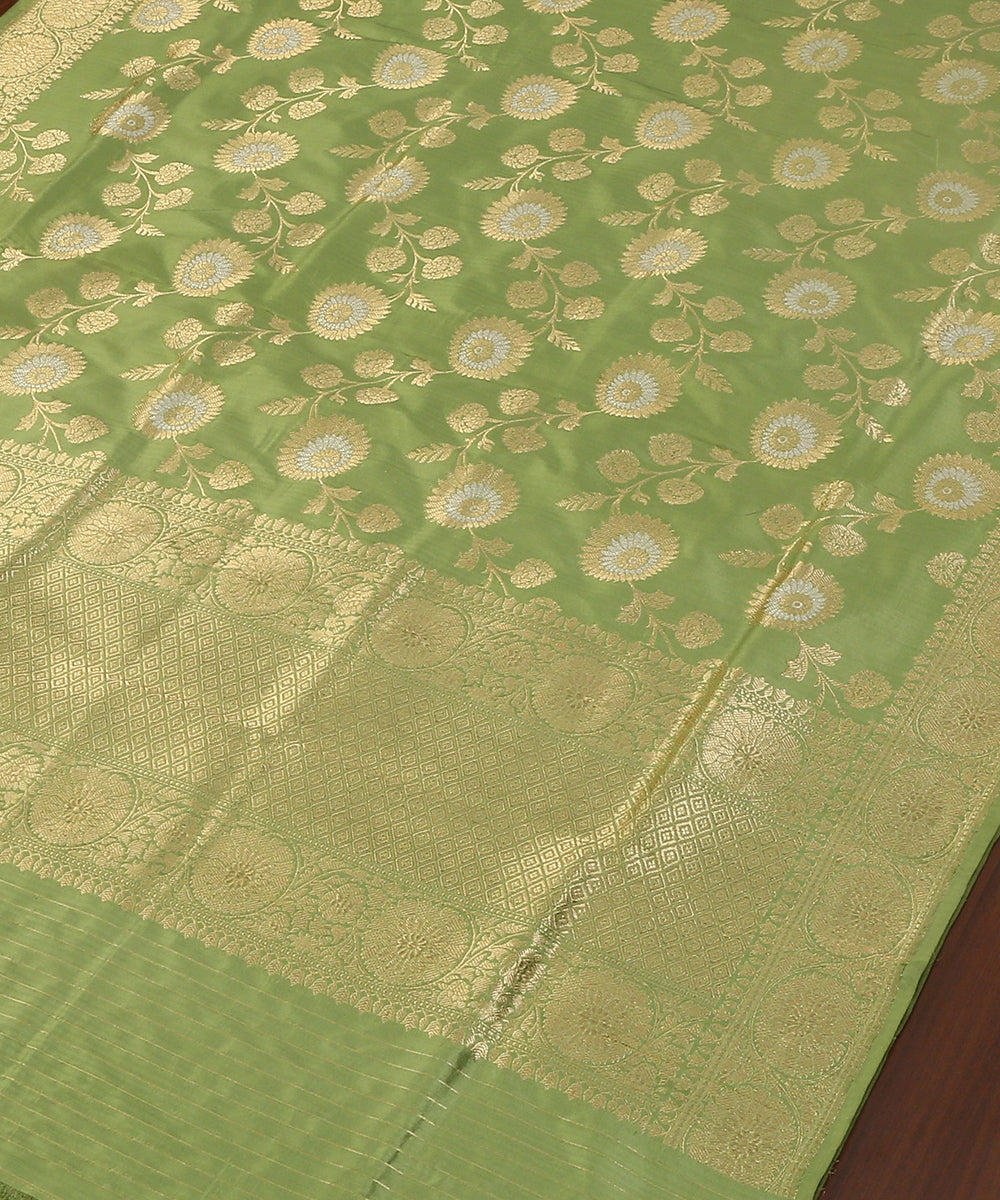 Cardamom_Handloom_Green_Pure_Katan_Silk_Banarasi_Dupatta_With_Sona_Rupa_Jaal_WeaverStory03