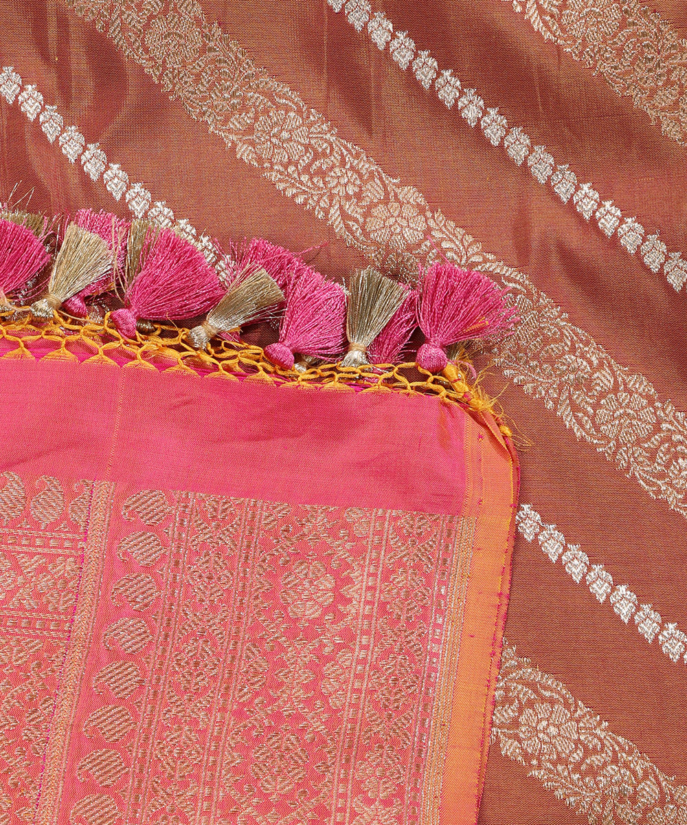 Green_And_Orange_Handloom_Pure_Katan_Silk_Rangkaat_Banarasi_Dupatta_With_Kadhwa_Weave_WeaverStory_05