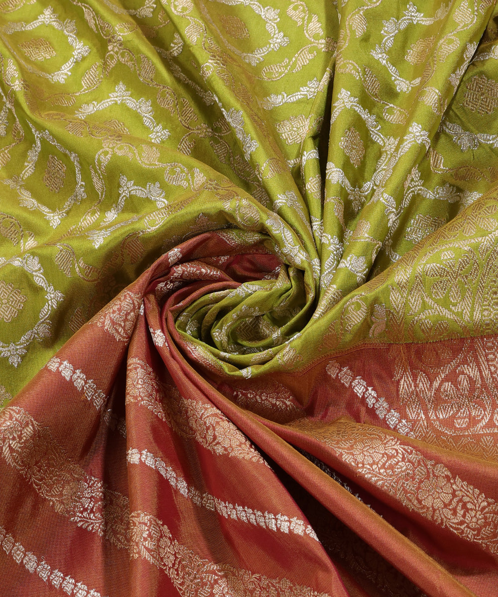 Green_And_Orange_Handloom_Pure_Katan_Silk_Rangkaat_Banarasi_Dupatta_With_Kadhwa_Weave_WeaverStory_06