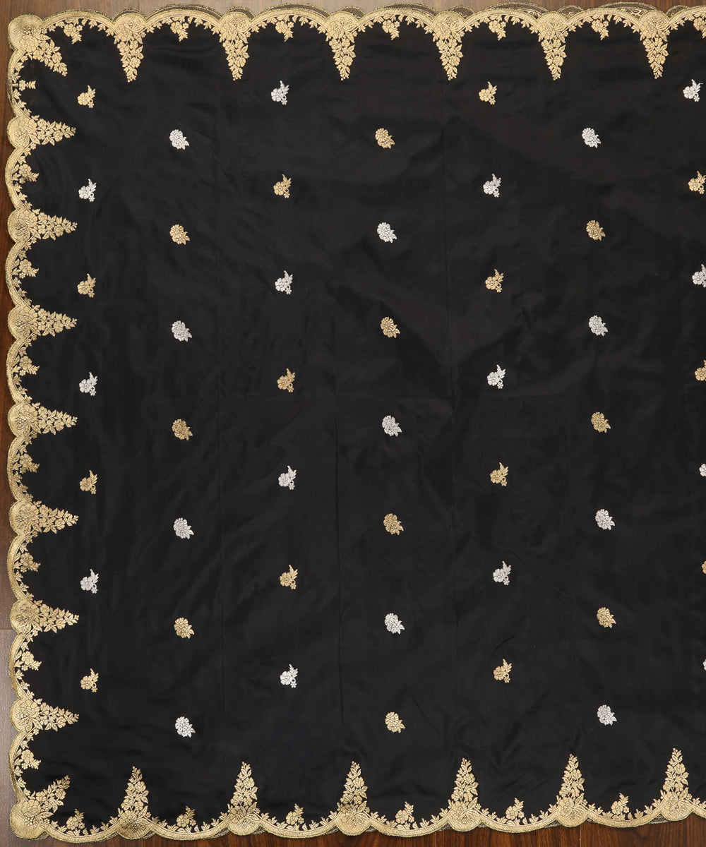 Handloom_Black_Pure_Katan_Silk_Banarasi_Dupatta_With_Scalloped_Border_And_Kadhwa_Booti_WeaverStory_02