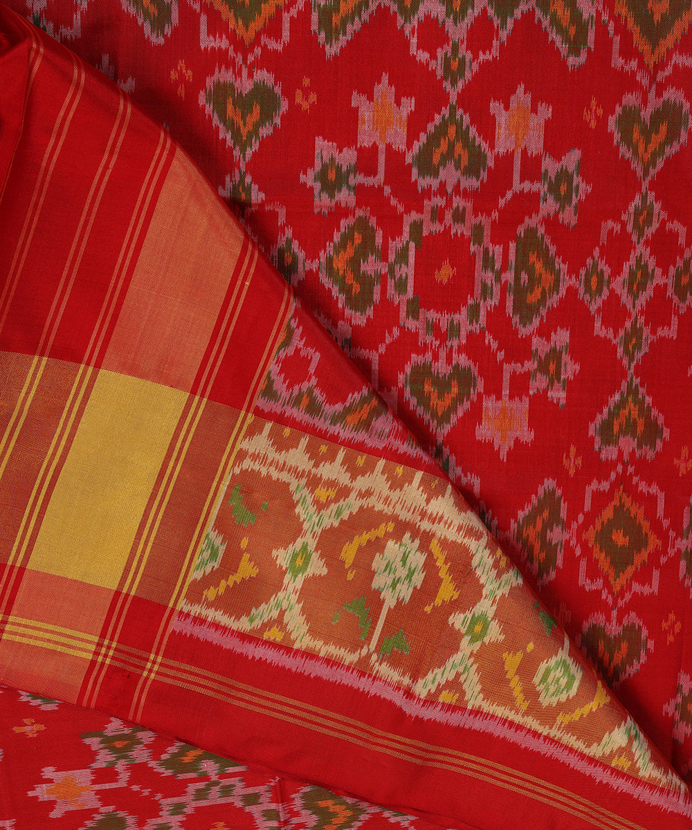 Handloom_Red_Mulberry_Silk_Ikat_Patola_Dupatta_With_Mustard_Tissue_Border_WeaverStory_04