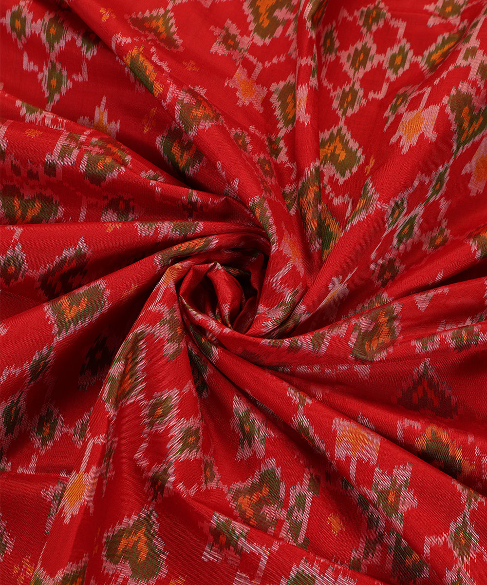 Handloom_Red_Mulberry_Silk_Ikat_Patola_Dupatta_With_Mustard_Tissue_Border_WeaverStory_05