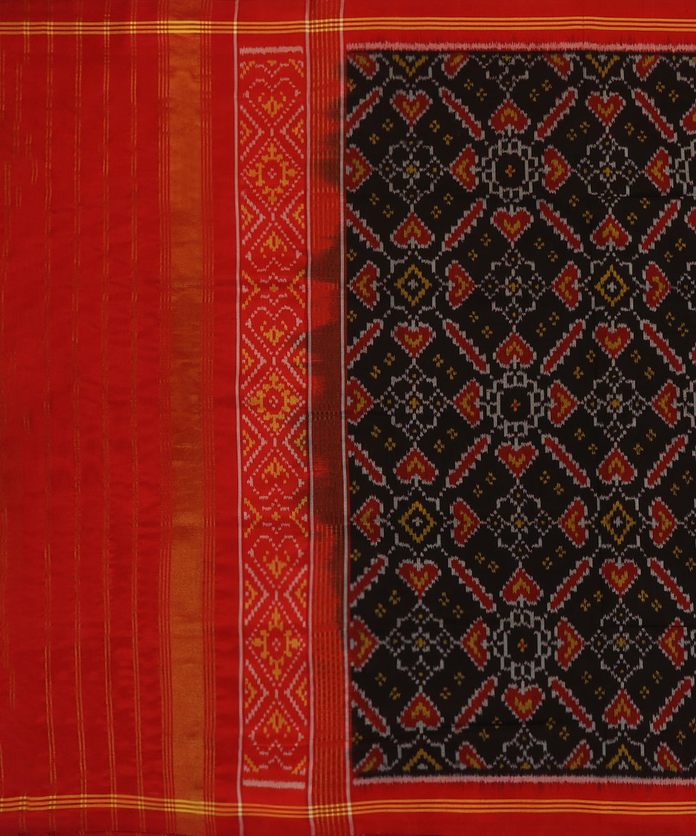 Handloom_Black_Mulberry_Silk_Ikat_Patola_Dupatta_With_Red_Border_Palla_WeaverStory_02