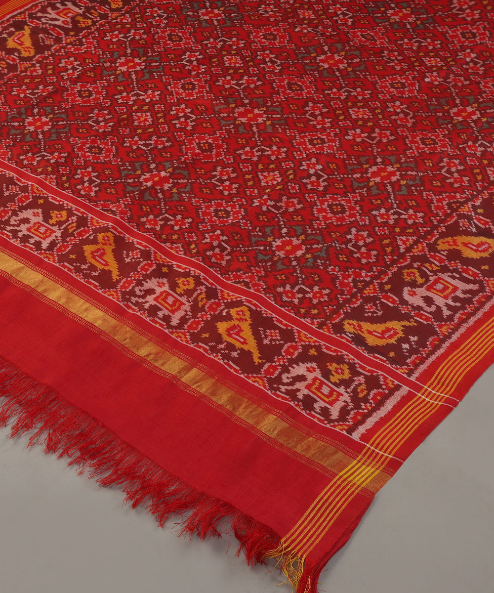 Handloom_Red_And_Maroon_Mulberry_Silk_Ikat_Patola_Dupatta_WeaverStory_03