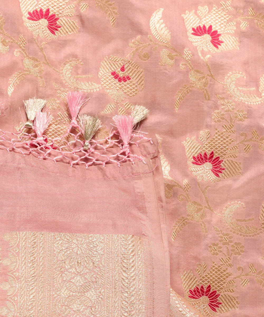 Handloom_Blush_Pink_Pure_Katan_Silk_Banarasi_Dupatta_With_Floral_Jaal_And_Pink_Meena_WeaverStory_04