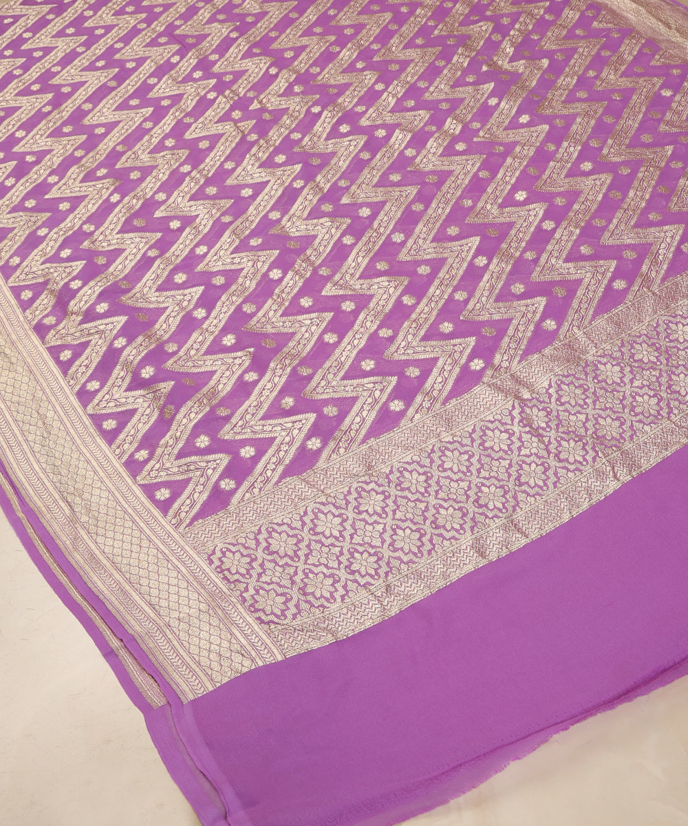 Handloom_Pure_Banarasi_Georgette_Dupatta_With_Cheveron_Design_WeaverStory_03
