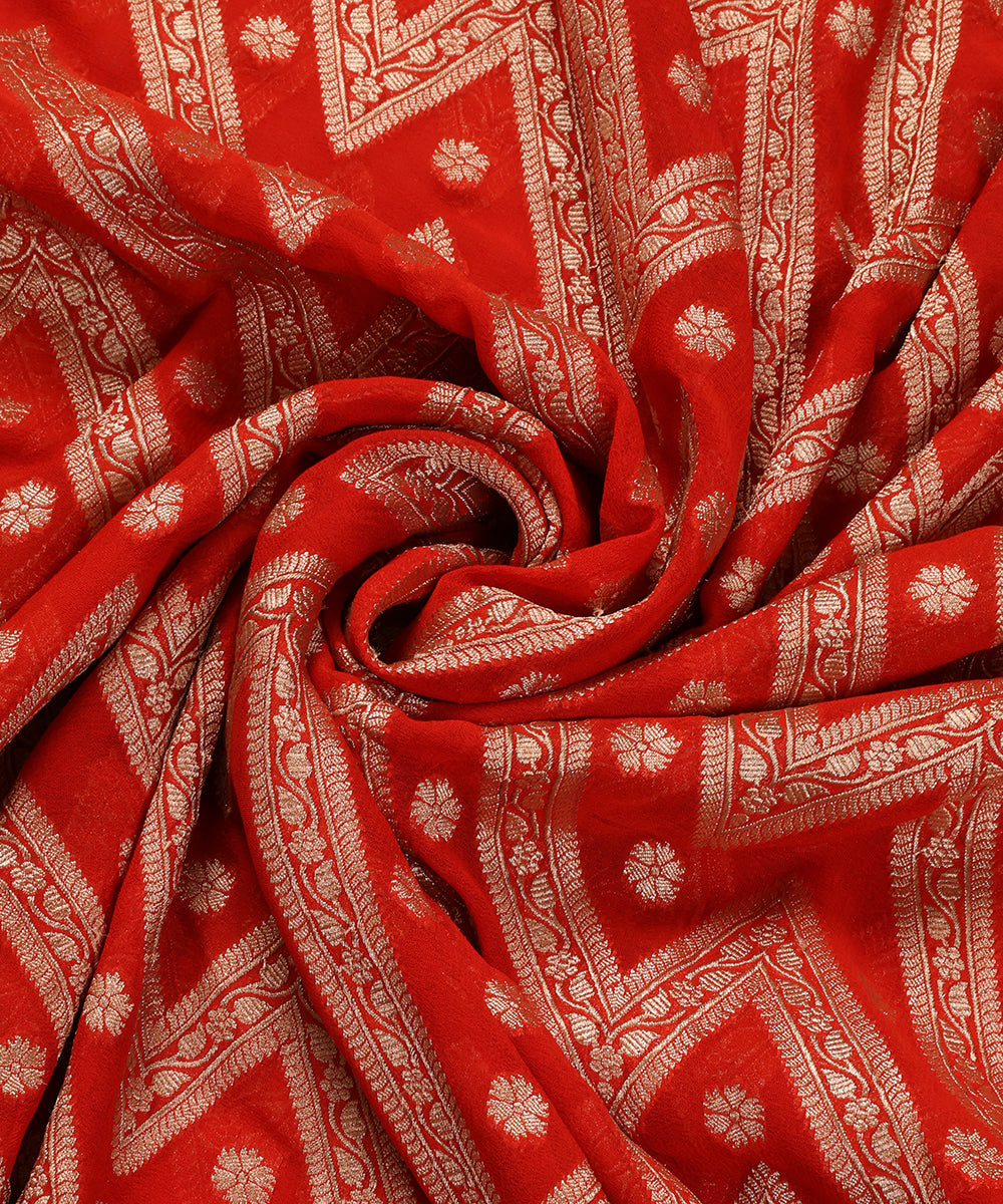 Red_Handloom_Pure_Banarasi_Georgette_Dupatta_With_Chevron_Motif_WeaverStory_05