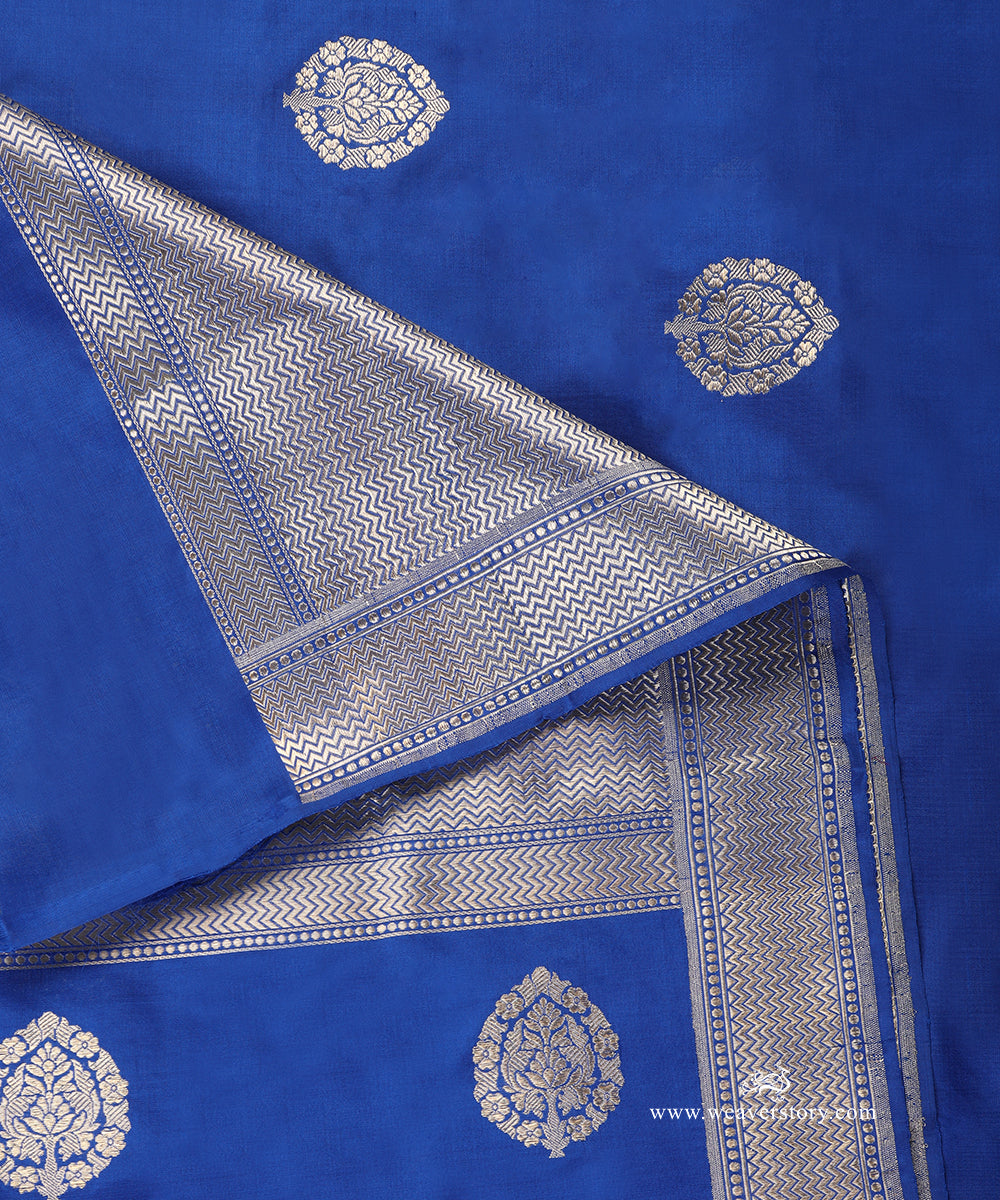 Electric_Blue_Handloom_Pure_Katan_Silk_Banarasi_Dupatta_With_Small_Kadhwa_Boota_And_Saffron_Border_WeaverStory_04