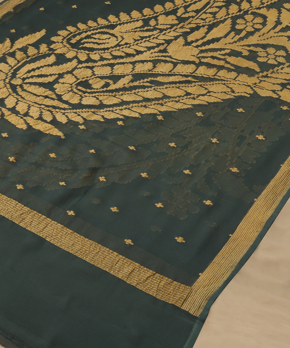 Grey_Handloom_Georgette_Banarasi_Dupatta_With_Small_Booti_And_Copper_Zari_WeaverStory_03