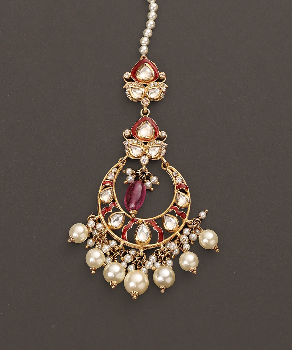 Roxana_Handcrafted_Pure_Silver_Maangtika_With_Semi_Precious_Stones_And_Pearls_WeaverStory_03