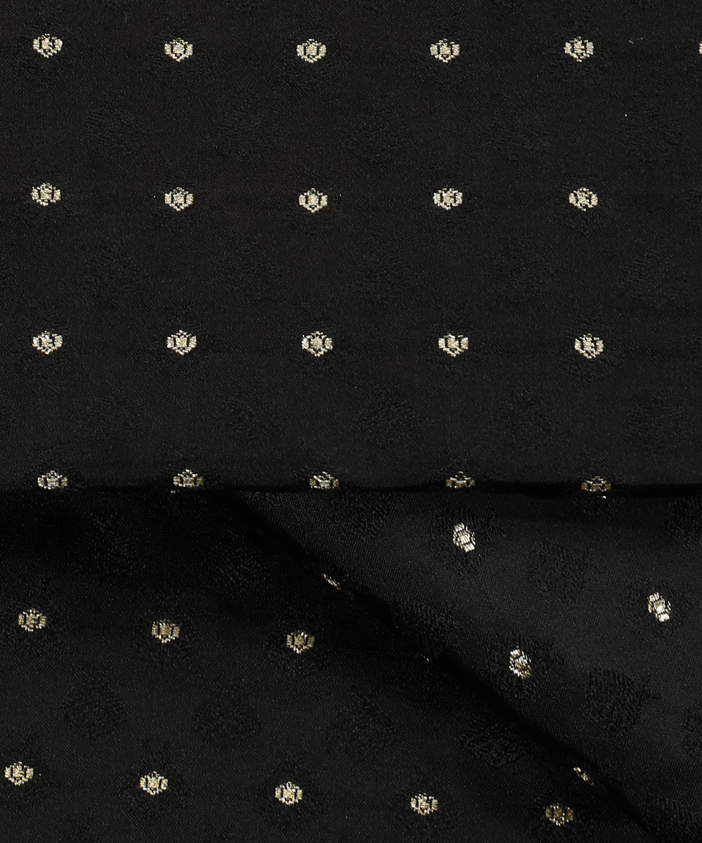 Handloom_Black_Pure_Katan_Silk_Tanchoi_Banarasi_Fabric_With_Reshma_Booti_WeaverStory_04