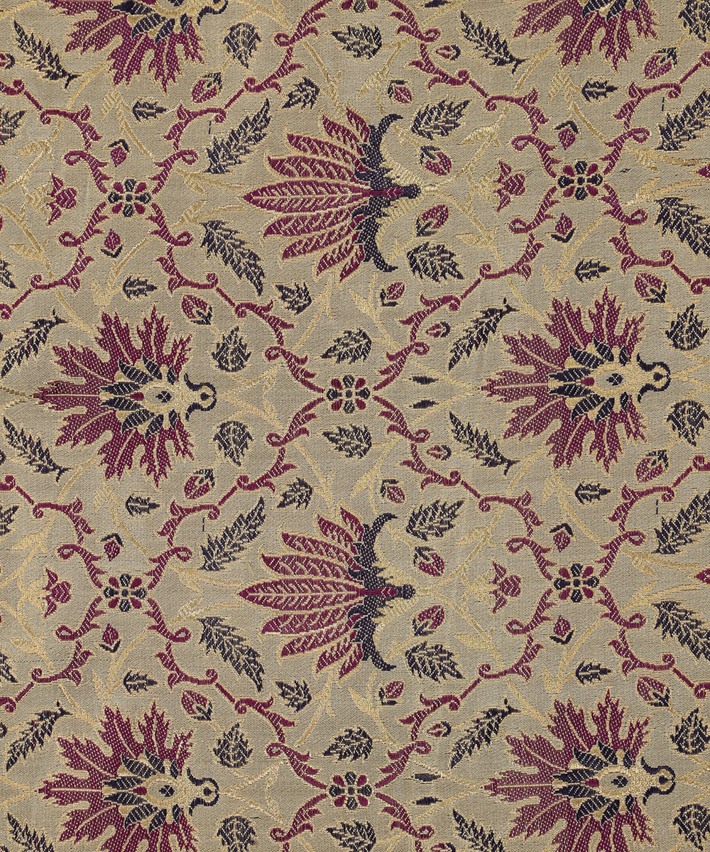 Handloom_Grey_Pure_Katan_Silk_Jamawar_Banarasi_Fabric_WeaverStory_03