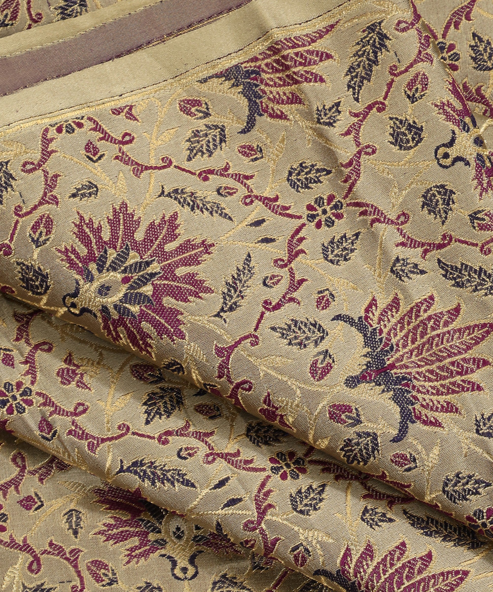 Handloom_Grey_Pure_Katan_Silk_Jamawar_Banarasi_Fabric_WeaverStory_04