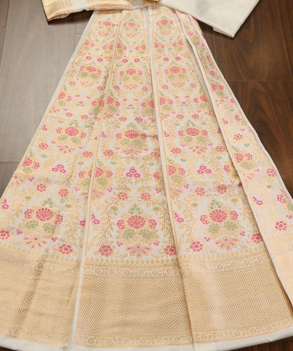 Red_Kadhwa_Banarasi_Lehenga_With_Purple_Meenakari_WeaverStory_02
