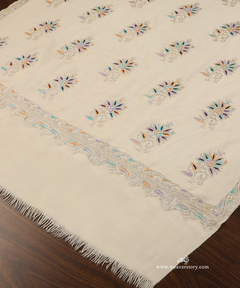 Off-White_Pure_Pashmina_Shawl_With_Tilla_Resham_Needlework_WeaverStory_04