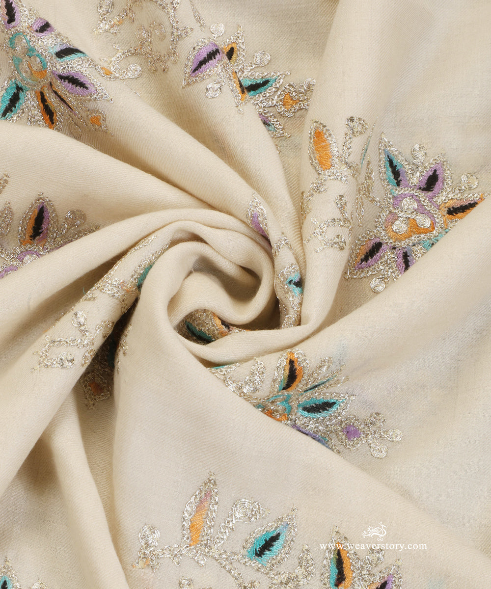 Off-White_Pure_Pashmina_Shawl_With_Tilla_Resham_Needlework_WeaverStory_06