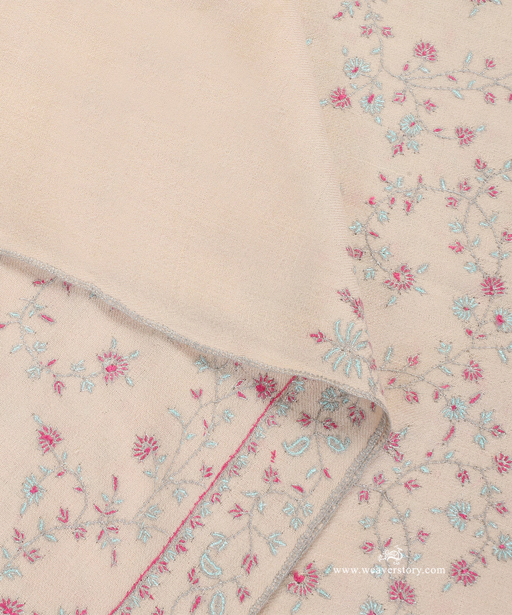 Beige_Pure_Pashmina_Shawl_With_Soznikari_Jaal_WeaverStory_05