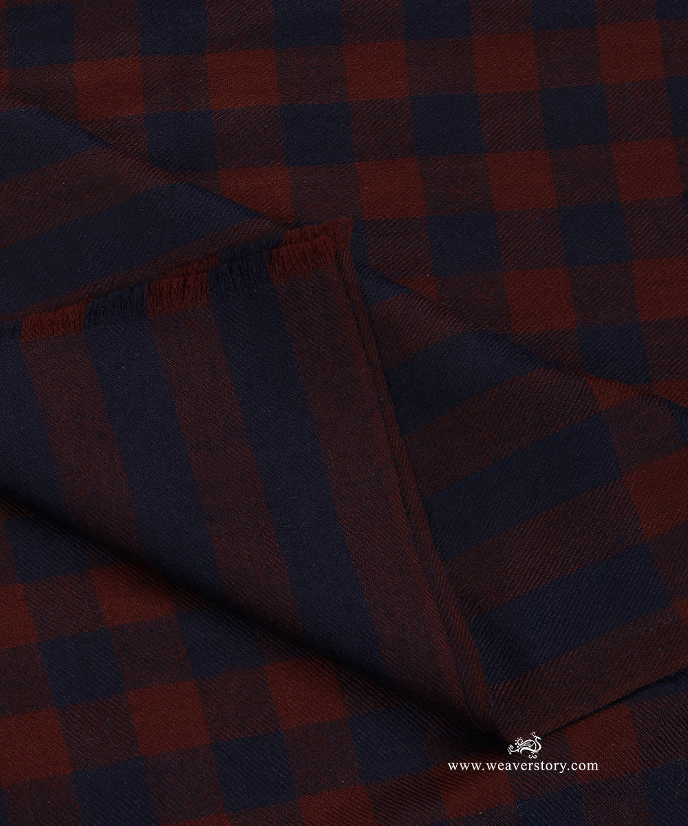 Blue_And_Maroon_Checkered_Pure_Pashmina_Shawl_With_Ikat_Weaving_WeaverStory_05
