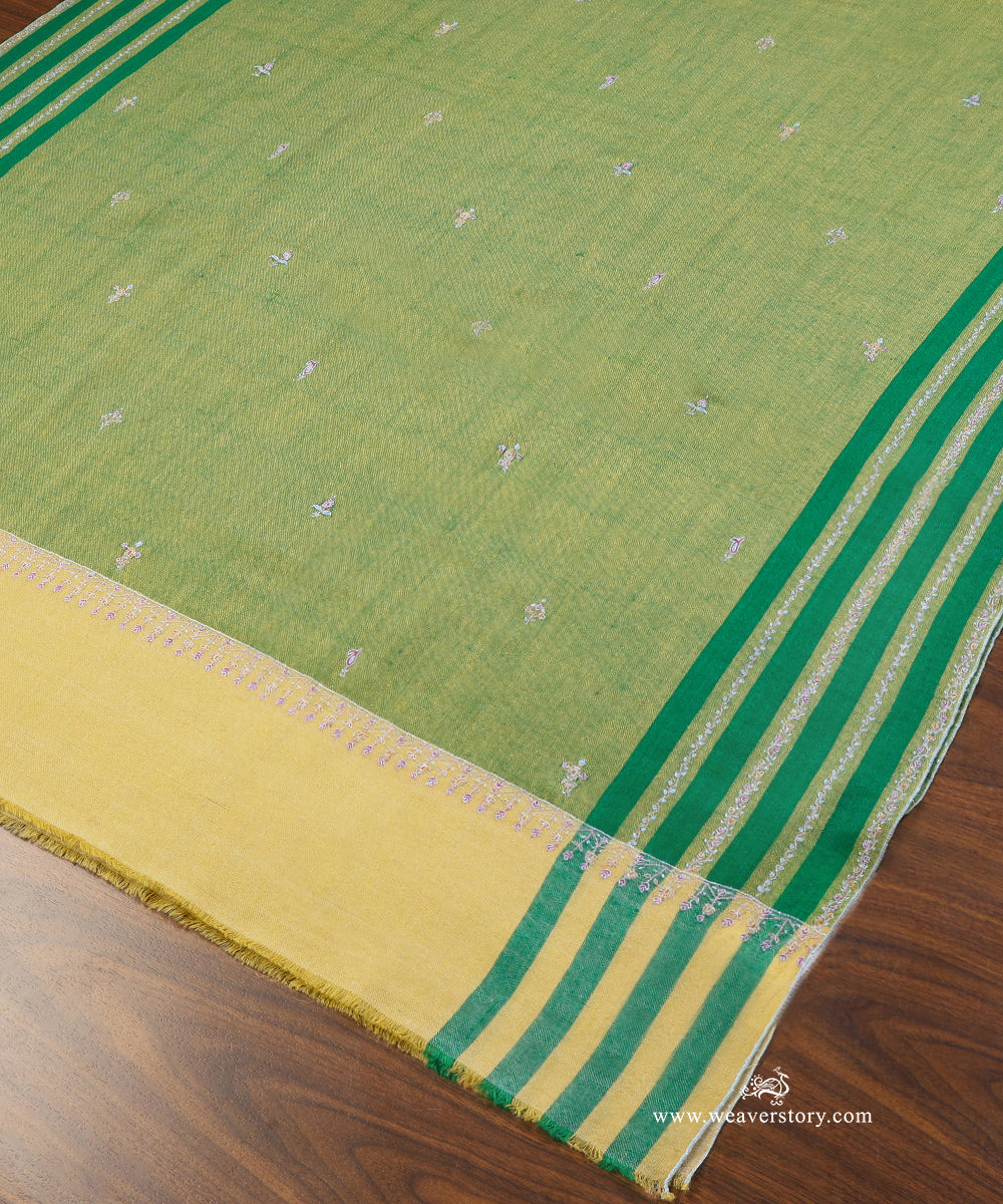 Green_Pure_Pashmina_Shawl_With_Ikat_Weaving_And_Soznikari_Booti_WeaverStory_04
