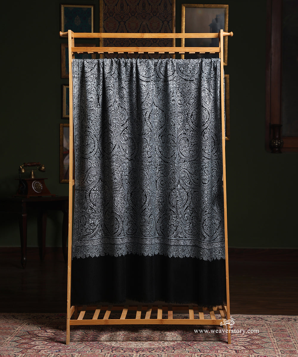 Black_Pure_Pashmina_Shwal_With_White_Sozinikari_Jaal_WeaverStory_02