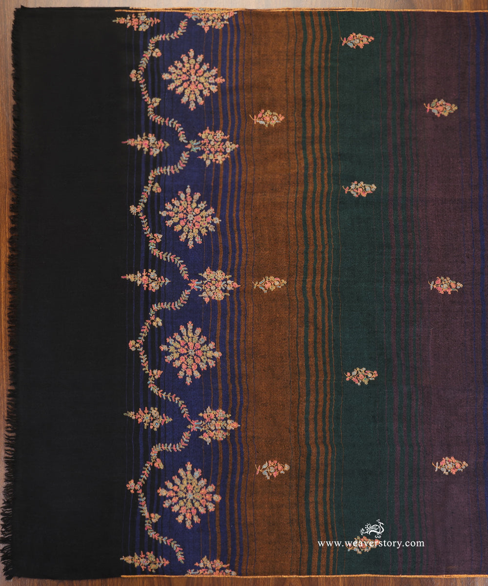 Blue_And_Brown_Pure_Pashmina_Shawl_With_Ikat_Weaving_And_Soznikari_Booti_WeaverStory_03