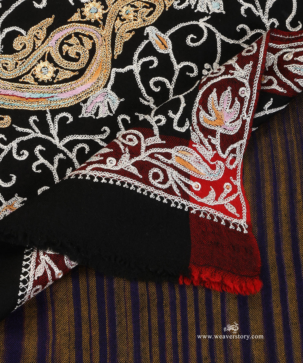 Blue_Striped_Pure_Pashmina_Shawl_With_Ikat_Weaving_And_Tilla_Border_WeaverStory_05
